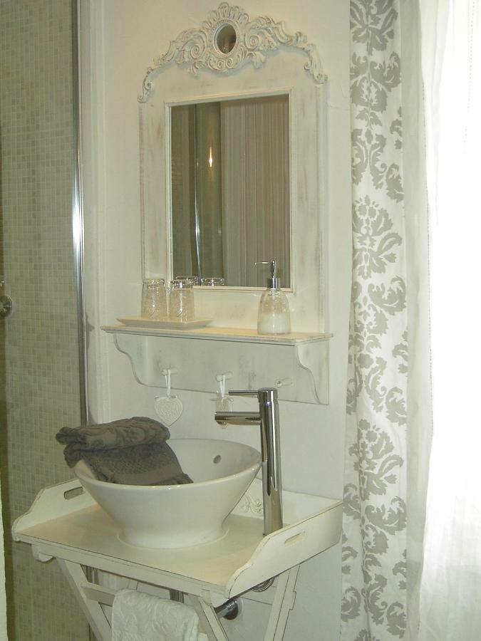 Bed and Breakfast Mas De La Garance Althen-des-Paluds Esterno foto